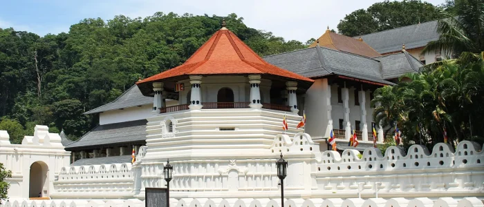 temple-of-tooth-relic-kandy-sri-lanka temple-of-tooth-relic-kandy-sri-lanka